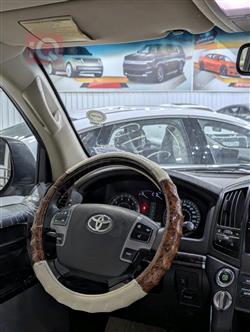 تۆیۆتا لاند کروزەر